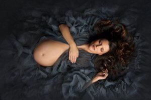 צילומי הריון בסטודיו